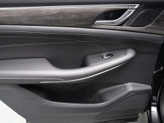 AITO Blue Electric E5 1.5L DE-i 100KM Comfort 5-Seater - ფოტო 16