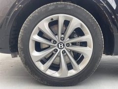 Bentley Bentayga 4.0T V8 Long Wheelbase - ფოტო 18
