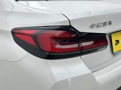 BMW 5 Series Facelift 530Li Luxury M Sport Package - ფოტო 19