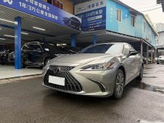 Lexus ES 200 Premium Edition - ფოტო 1