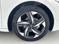 Hyundai Elantra 1.5L CVT Luxury - ფოტო 18