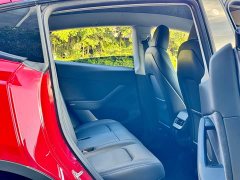 Tesla Model Y Long Range All-Wheel Drive - ფოტო 8