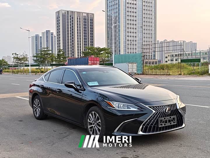 Lexus ES 2022 300h Excellence Edition - ავტომობილი ჩინეთიდან