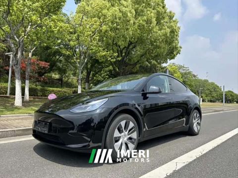 2022 Tesla Model Y Rear-Wheel Drive