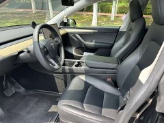 Tesla Model Y Rear-Wheel Drive - ფოტო 14