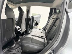Tesla Model Y Rear-Wheel Drive - ფოტო 9