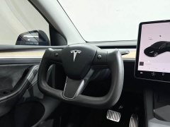Tesla Model Y Long Range All-Wheel Drive - ფოტო 12