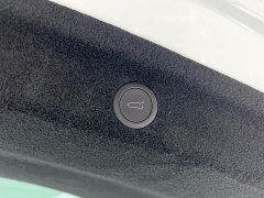 Tesla Model Y Rear-Wheel Drive - ფოტო 20