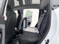 Tesla Model Y Rear-Wheel Drive - ფოტო 8