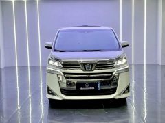 Toyota Vellfire Crown Hybrid 2.5L HV Premium Edition - фото 2