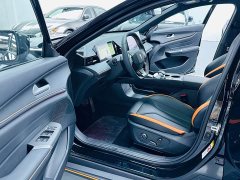 Changan UNI-V 1.5T Blue Whale Hypertech Hybrid Smart Comfort Edition - ფოტო 4