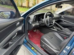 Hyundai Elantra 1.5L CVT Luxury - ფოტო 8