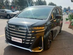Toyota Vellfire Crown Hybrid 2.5L Executive Premier Edition - фото 1