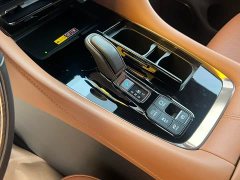 Toyota Vellfire Crown Hybrid 2.5L Executive Premier Edition - фото 6