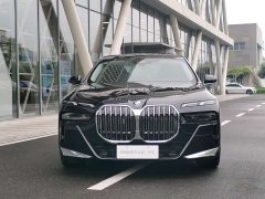 BMW 7 Series 2023 735Li M Sport Package - ფოტო 2