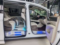 Denza D9 2022 DM-i 970 AWD Flagship - ფოტო 14