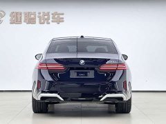 BMW 5 Series 530Li Luxury M Sport Package - ფოტო 4