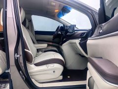 Buick GL8 Land Official Business Class 652T Comfort Edition - ფოტო 12