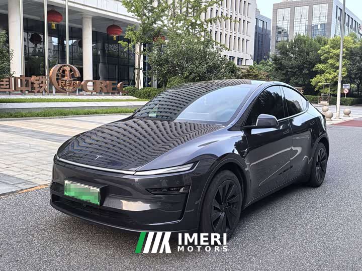 Tesla Model Y Rear-Wheel Drive