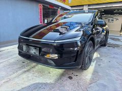 Tesla Model Y Rear-Wheel Drive - ფოტო 1
