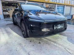 Tesla Model Y Rear-Wheel Drive - ფოტო 3
