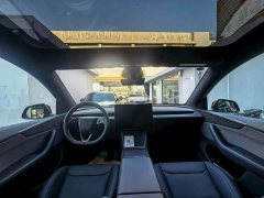 Tesla Model Y Rear-Wheel Drive - ფოტო 5