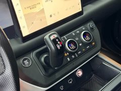 Land Rover Defender 110 3.0T P400 Dark Edition - ფოტო 14
