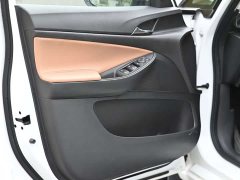 Buick GL6 323T Hybrid Connected Luxury - ფოტო 7