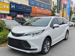 Toyota Sienna 2.5L Hybrid Comfort Edition - ფოტო 1