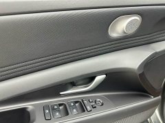 Hyundai Elantra 1.5L CVT Luxury - ფოტო 12