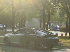 Changan Yida Blue Whale NE 1.5T GDI DCT Navigator - ფოტო 14