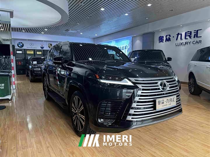 Lexus LX 700h Premier Edition