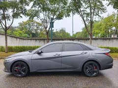Hyundai Elantra 2022 1.5L CVT LUX Black Knight Limited Edition - ფოტო 4