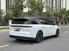 Li Auto i8 Standard Edition - ფოტო 10