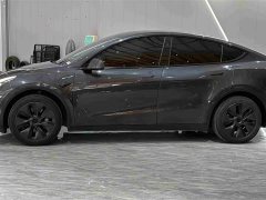 Tesla Model Y Rear-Wheel Drive - ფოტო 4