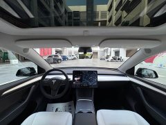 Tesla Model Y Standard Range RWD - ფოტო 10