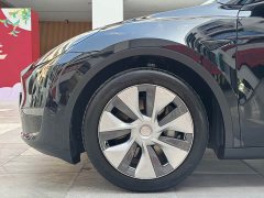 Tesla Model Y Standard Range RWD - ფოტო 5