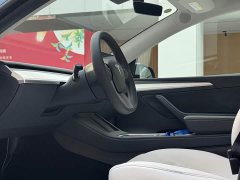 Tesla Model Y Standard Range RWD - ფოტო 6