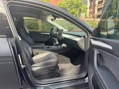 Tesla Model Y Rear-Wheel Drive - ფოტო 4