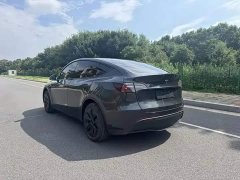 Tesla Model Y Rear-Wheel Drive - ფოტო 9