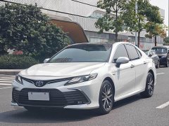 Toyota Camry Hybrid Luxury - ფოტო 1