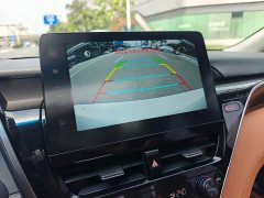 Toyota Camry Hybrid Luxury - ფოტო 17