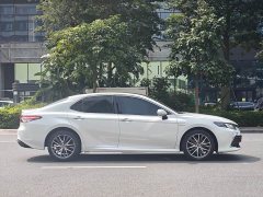 Toyota Camry Hybrid Luxury - ფოტო 4