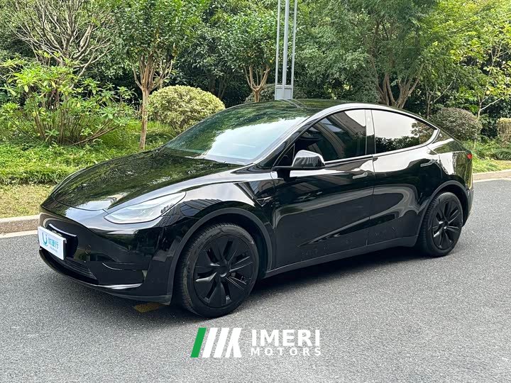 Tesla Model Y Facelift Rear-Wheel Drive
