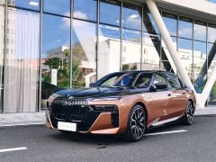 BMW i7 M70L 2023 M70L - ფოტო 1