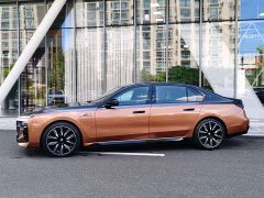 BMW i7 M70L 2023 M70L - ფოტო 4
