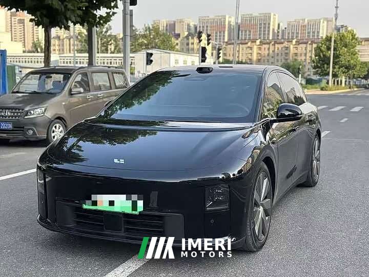 Li Auto i6 Four-Wheel Drive Standard Edition - ავტომობილი ჩინეთიდან
