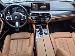 BMW 5 Series (Imported) 525i M Sport Package - ფოტო 17