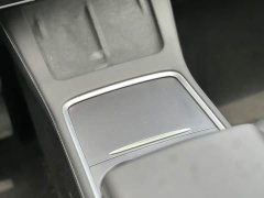 Tesla Model Y Rear-Wheel Drive - ფოტო 17