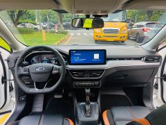 Ford Focus Hatchback EcoBoost 180 Automatic Sport Edition - ფოტო 13